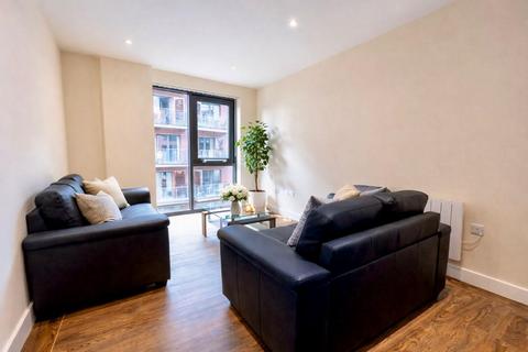 3 bedroom apartment to rent, 24 Ecco