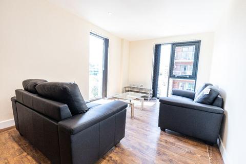 2 bedroom apartment to rent, 35 Ecco
