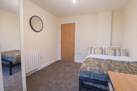3 bedroom apartment to rent, 37 Ecco