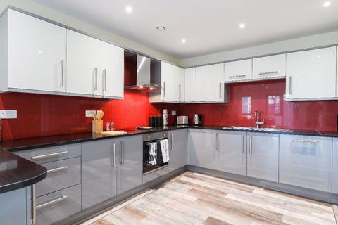 3 bedroom apartment to rent, 39 Ecco