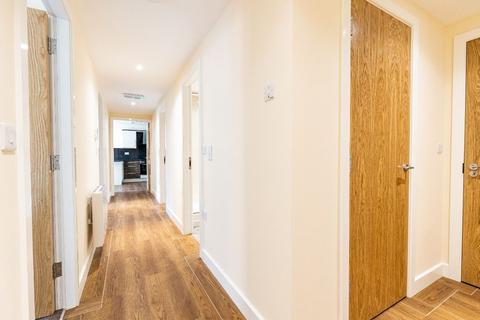 3 bedroom apartment to rent, 42 Ecco