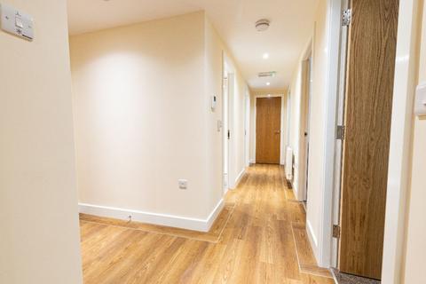 3 bedroom apartment to rent, 44 Ecco