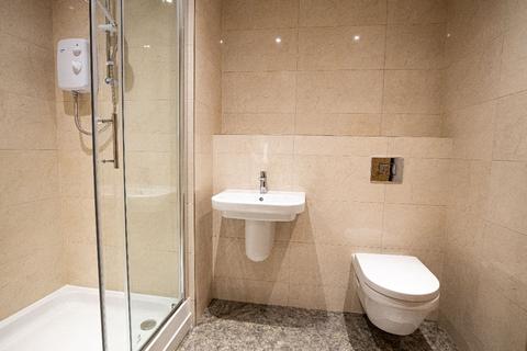 2 bedroom apartment to rent, 45 Ecco