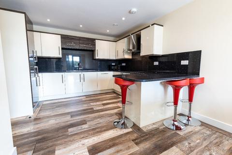 3 bedroom apartment to rent, 48 Ecco