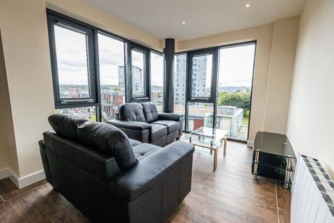 2 bedroom apartment to rent, 60 Ecco