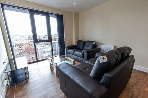 3 bedroom apartment to rent, 63 Ecco