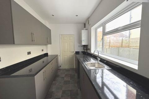 3 bedroom terraced house to rent, Haden Hill, Wolverhampton WV3