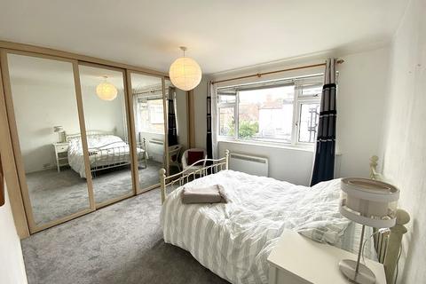 2 bedroom flat to rent, Kent Road, Southsea