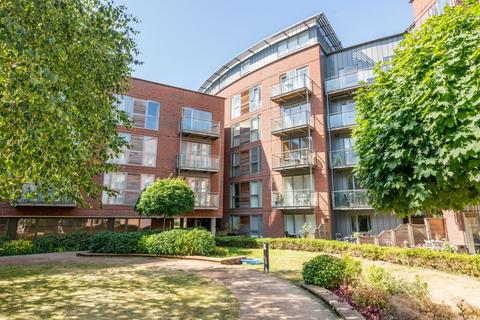 2 bedroom flat to rent - The Heart, Walton-on-Thames