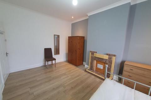 Flat share to rent, Montpelier Road,Peckham,London