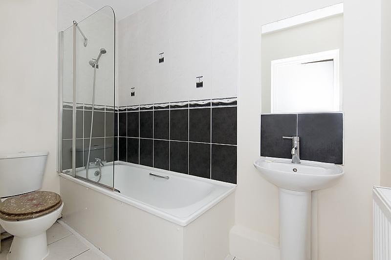 Main ensuite
