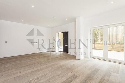 2 bedroom apartment to rent, Lewis Road, Richmond, TW10