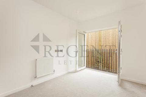 2 bedroom apartment to rent, Lewis Road, Richmond, TW10