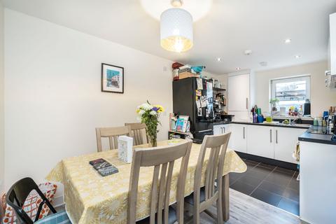 2 bedroom penthouse to rent, Fairthorn Road, Charlton, SE7