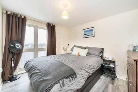 2 bedroom penthouse to rent, Fairthorn Road, Charlton, SE7
