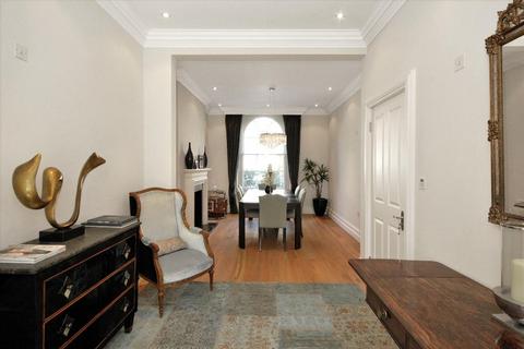 CLIVEDEN PLACE, BELGRAVIA, SW1W