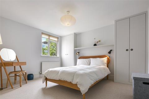 3 bedroom terraced house to rent, Richmond Road, Hackney, London, E8