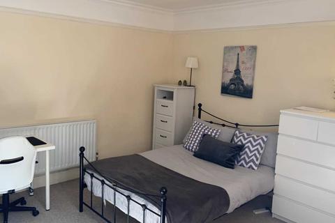 1 bedroom in a house share to rent - Room 2, 40A Farnham Road, Guildford GU2 4JN