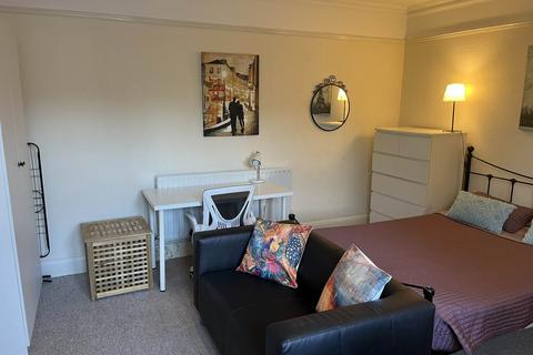 undefined, Farnham Road, Guildford GU2