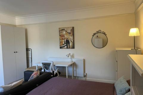undefined, Farnham Road, Guildford GU2