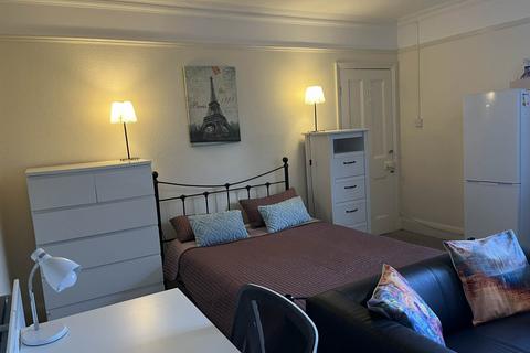 undefined, Farnham Road, Guildford GU2