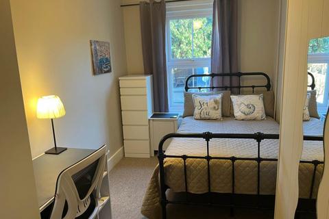 1 bedroom in a house share to rent, Rupert Road, Guildford GU2