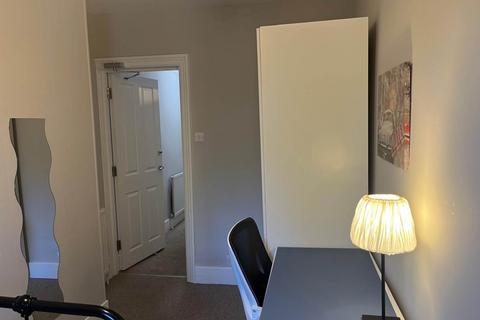 1 bedroom in a house share to rent, Rupert Road, Guildford GU2