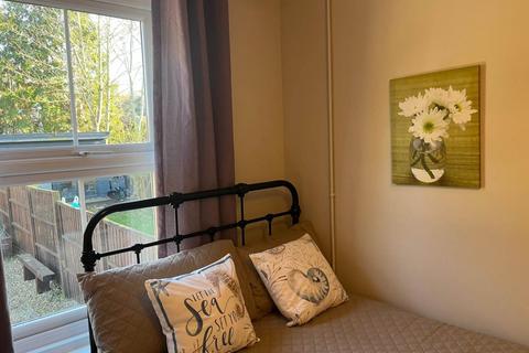1 bedroom in a house share to rent, Rupert Road, Guildford GU2
