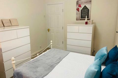 1 bedroom in a house share to rent, George Road, Guildford GU1