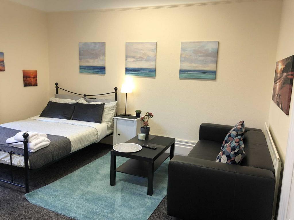 Epsom Road, Guildford GU1 1 bed in a house share to rent £850 pcm (£