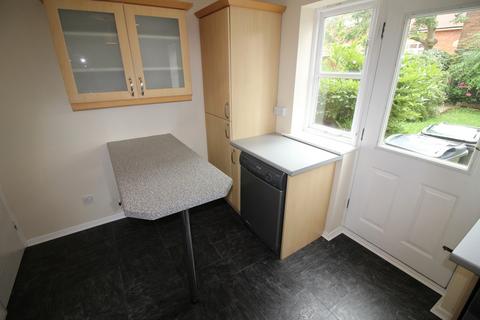3 bedroom semi-detached house to rent, Curlew Close, Darlington
