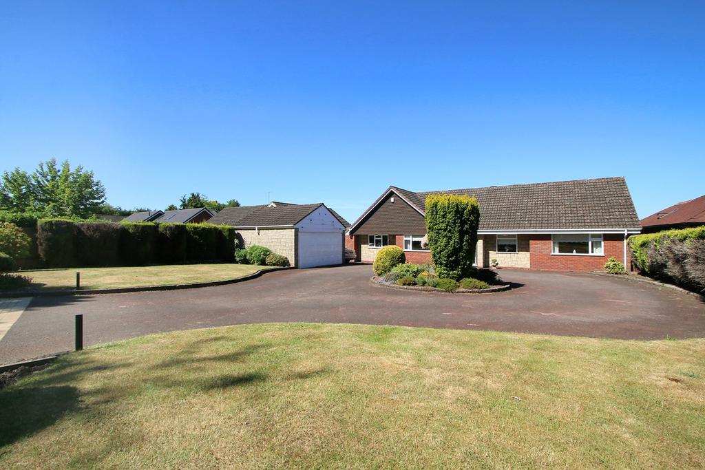 Redlake Drive, Stourbridge, DY9 2 bed bungalow for sale £665,000