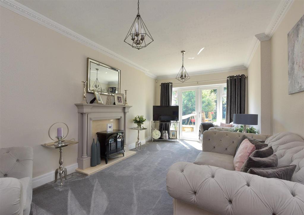 Bromsgrove Road, Hagley, Stourbridge 4 bed detached house £585,000
