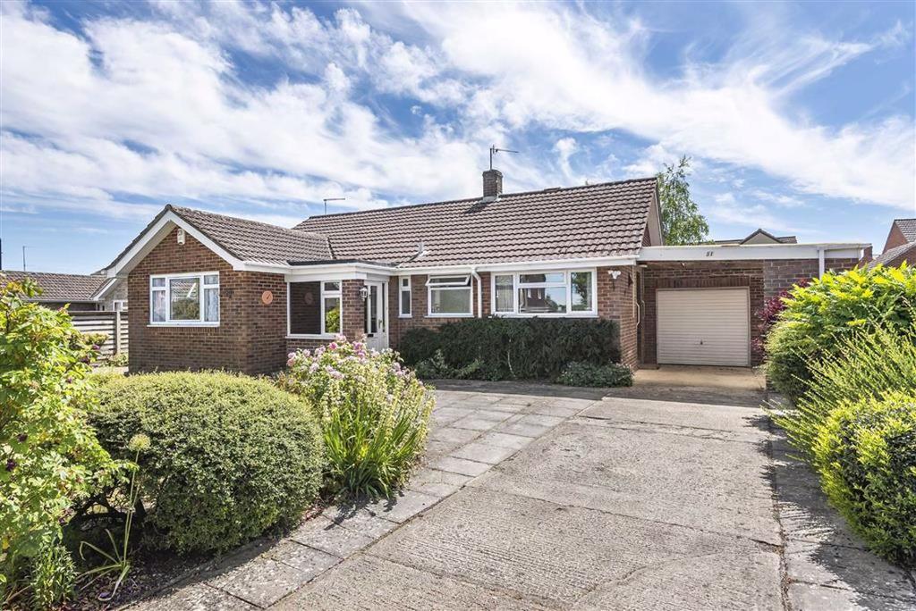 Roundway Park, Devizes, Wiltshire 3 bed bungalow £379,950