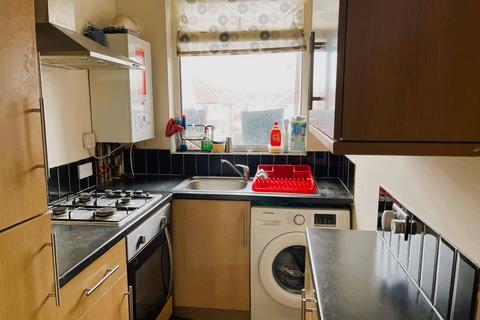 2 bedroom flat to rent, Honeypot Lane, Stanmore HA7