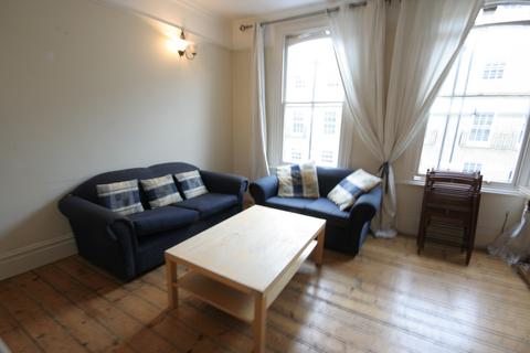 3 bedroom maisonette to rent, Grove Lane, Camberwell, London SE5