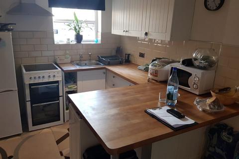 2 bedroom flat to rent, CHIGWELL RD, SOUTH WOODFORD E18