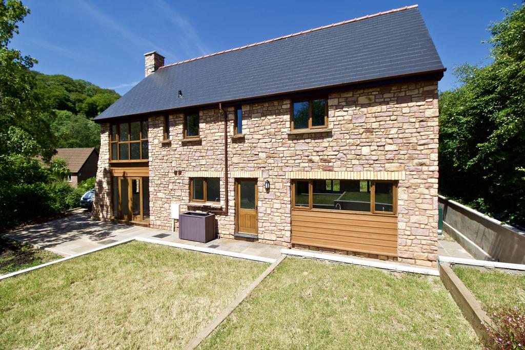 Castle Road, Tongwynlais, Cardiff CF15 4 bed detached house for sale