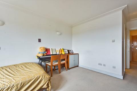 Studio to rent, Cromwell Road, Gloucester Road SW7