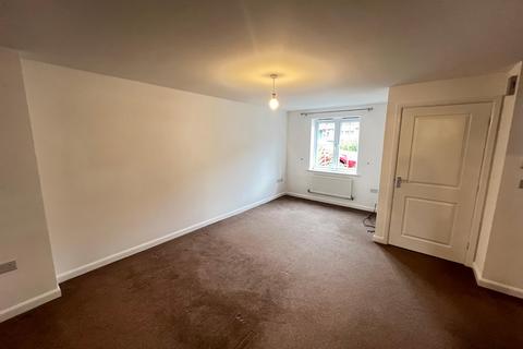 3 bedroom semi-detached house to rent, Neals Crescent, Grantham, NG31