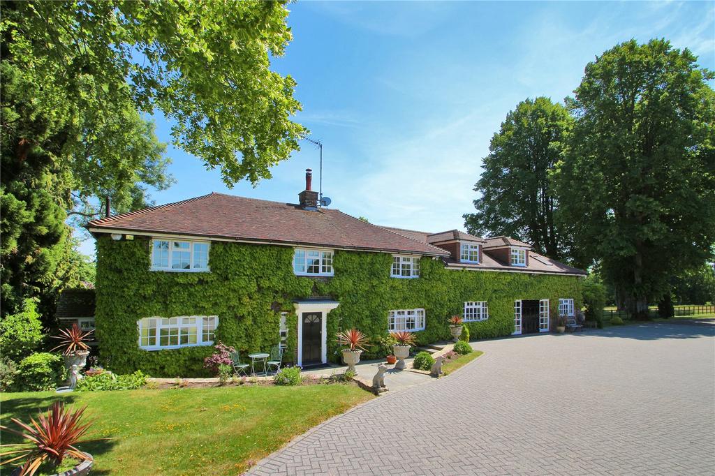 Blackberry Lane, Lingfield, Surrey, RH7 5 bed equestrian property £