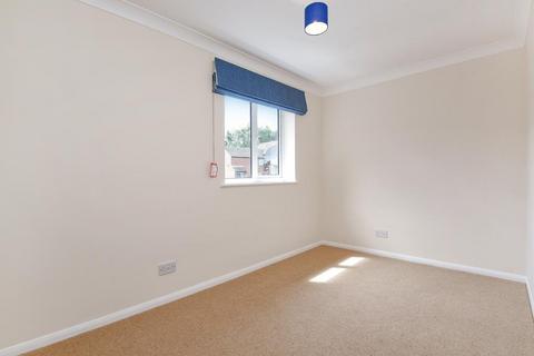 2 bedroom terraced house to rent, Leaver Road,  Henley,  RG9