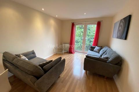 3 bedroom apartment to rent, Elmira Way, Salford M5