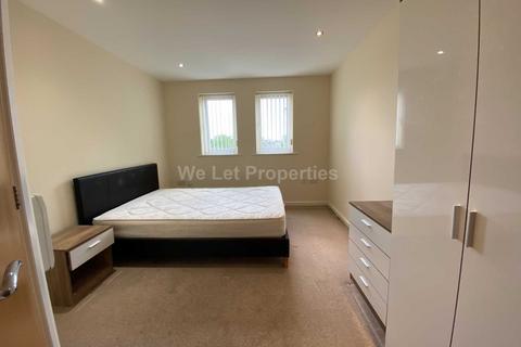 3 bedroom apartment to rent, Elmira Way, Salford M5