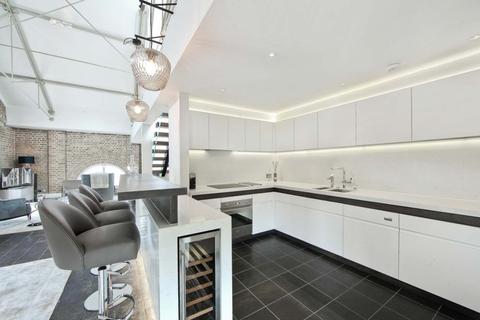 4 bedroom apartment to rent, Ivory House, East Smithfield, E1W