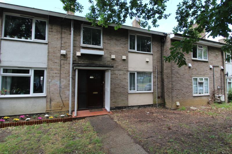 Honeypot Lane, Basildon, Essex, SS14 2LJ 3 bed terraced house £1,100
