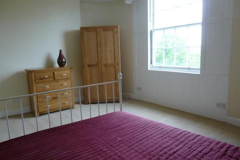 2 bedroom flat to rent, Queen Street, New Town, Edinburgh, EH2