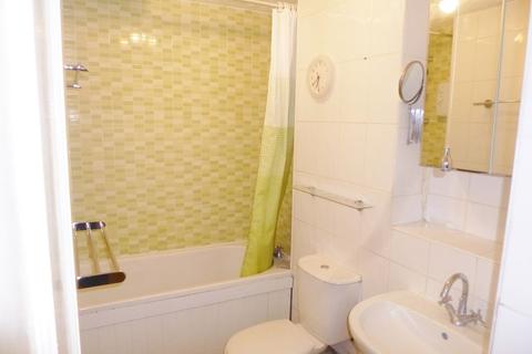 2 bedroom flat to rent - Osprey Close, WD25