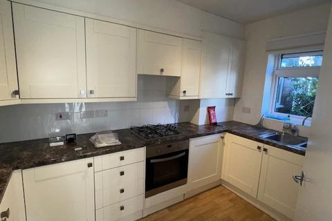 1 bedroom flat to rent, Winterton Court, Lower Teddington Road, Hampton Wick, Kingston upon Thames KT1