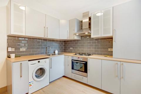 4 bedroom terraced house to rent, East Road, London, E15